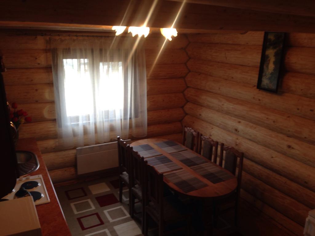 Smerekovyi Dvir Polyána Szoba fotó